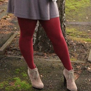 Snag Tights - Opaque, Size F - Burgundy